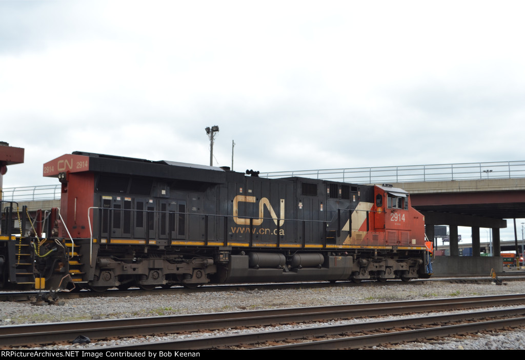 CN 2914